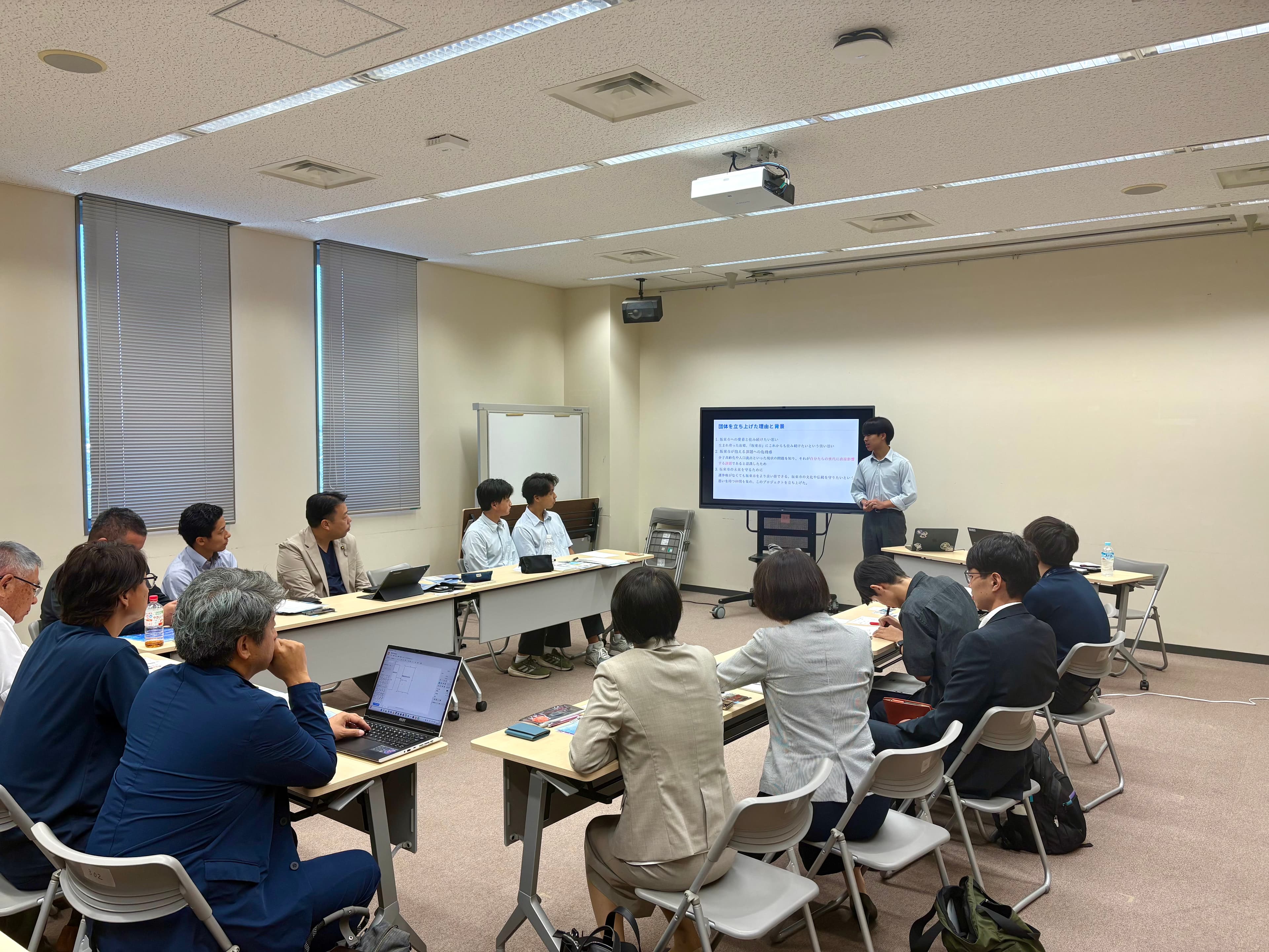 視察や現地ヒアリングの企画調整を通じて、学びの機会をつくります。